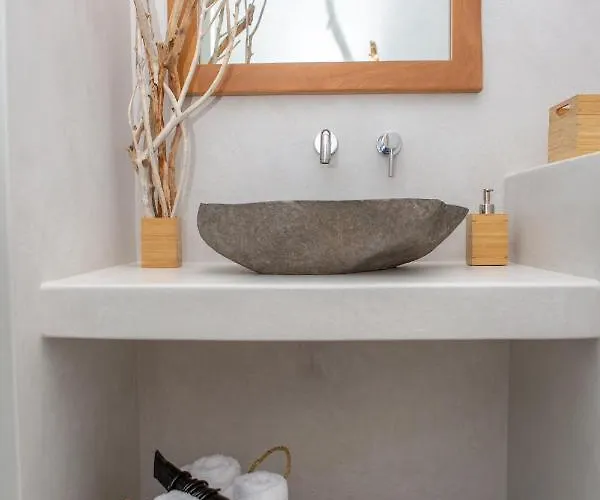 Elaya Cycladic Apartment, Naxos Town, By Naxosvibe *